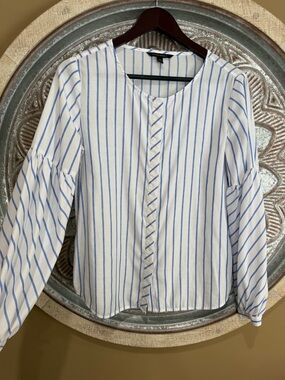 New- Banana Republic White with Light Blue Vertical Stripe Balloon-Sleeve Blouse